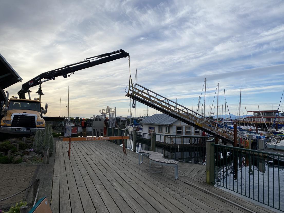 Supporting the move of the SARS Float Building