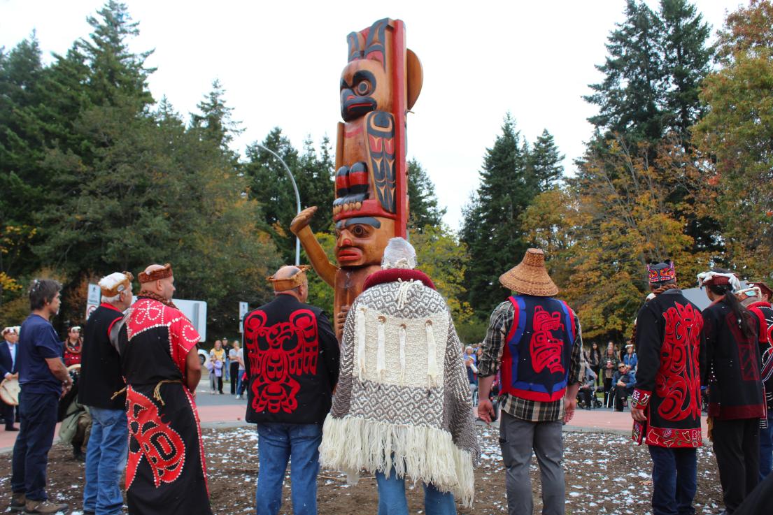 Elders with the pole